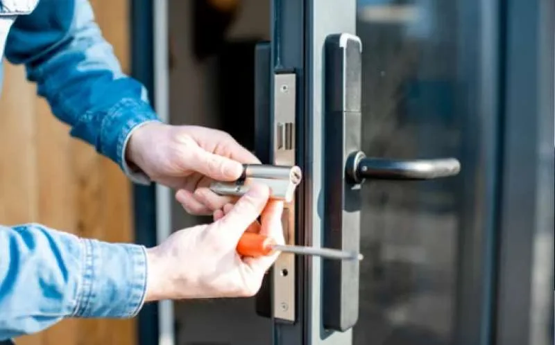 Abertura de portas residenciais e comerciais